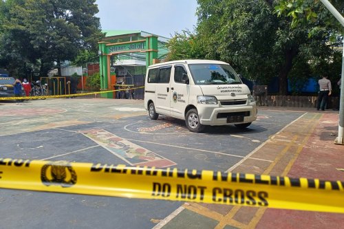 Penyelidikan Kecelakaan Mobil SPPG di SDN 01 Pagi Cilincing