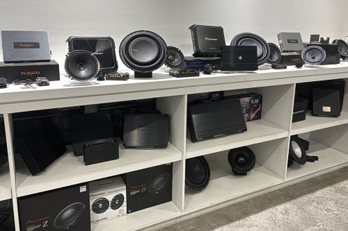 Speaker Mobil: Perbaiki atau Ganti? Simak Penjelasannya!