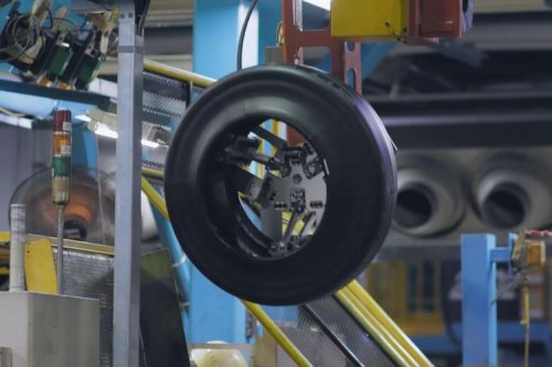 Intip “Dapur” Pengujian Ban Bridgestone di Thailand