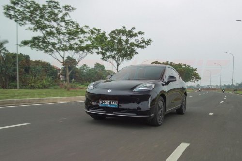 Perbandingan BYD Sealion 7 dan Hyptec HT Premium, SUV Listrik Terbaru