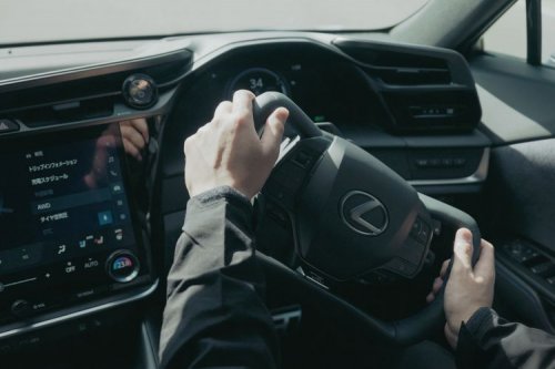 Lexus RZ 500e Resmi Meluncur, Bawa Teknologi SBW Pertama di Indonesia