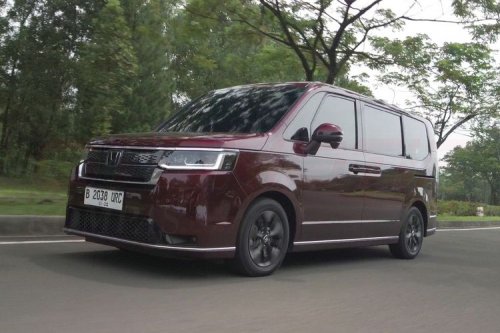 Mengemudikan Honda Step WGN: Kenyamanan MPV Hybrid