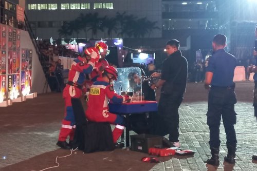 Atraksi Damkar di Automotive Hero Day IIMS 2026