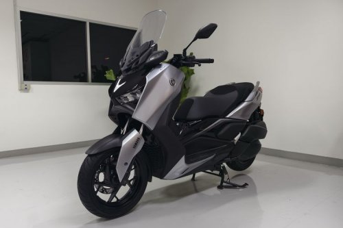 Yamaha Rilis Warna Baru XMAX, Harga mulai Rp 60 Jutaan
