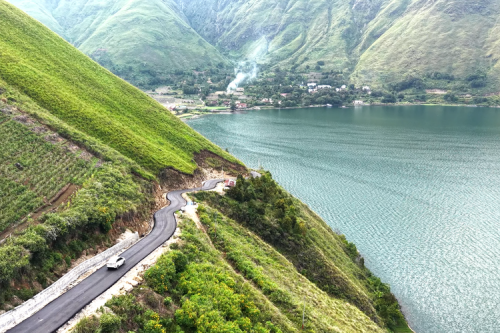 Menembus Jarak dari Kota Bertuah ke Danau Toba Bersama Veloz Hybrid