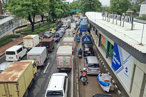 Jakarta Hadapi Kerusakan Jalan Akibat Cuaca Ekstrem