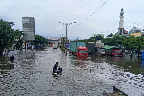 Jalur Pantura Banjir, Mobil dari Kudus ke Semarang Lewat Karangawen
