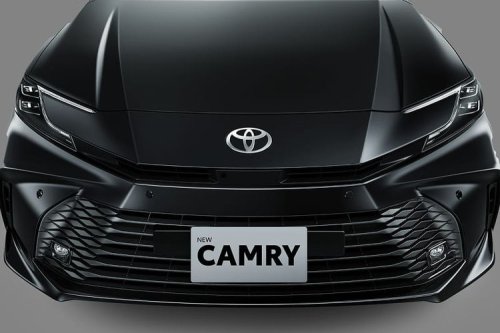 Toyota Luncurkan Camry Bensin Terbaru, Simak Ubahannya