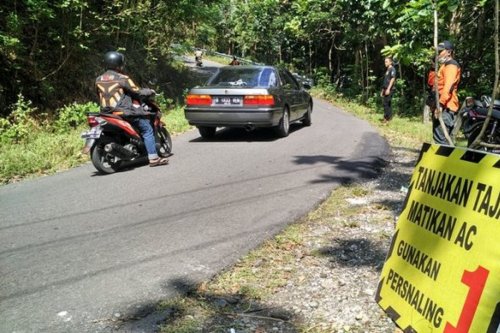 Ketemu Mobil Lawan Arah di Tanjakan, Siapa yang Harus Didahulukan?