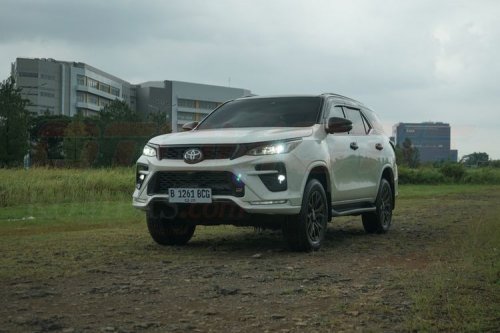 Perbandingan GWM Tank 300 dan Toyota Fortuner: Mana yang Unggul?