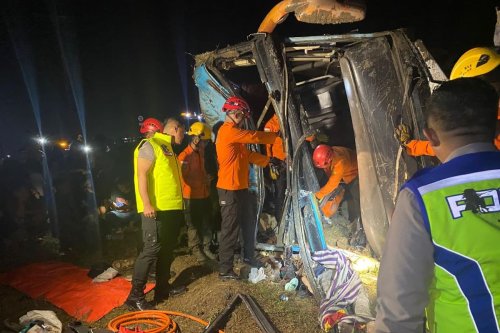 Belajar dari Kecelakaan Bus Zentrum, Ini Aturan Mendahului di Jalan Tol