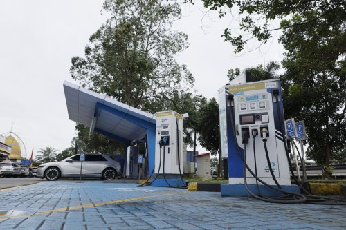 Sisa Baterai 30 Persen, Pengemudi Mobil Listrik Sebaiknya Segera Cari SPKLU