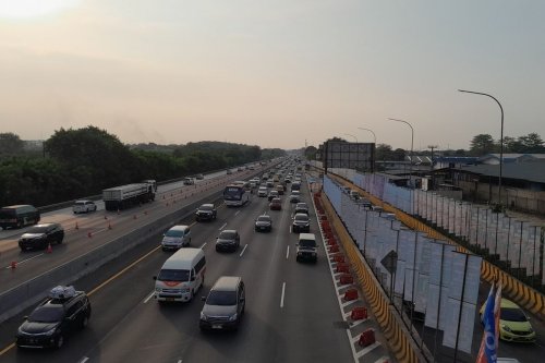 Lonjakan Puncak Mudik, 387.451 Kendaraan Melintas di GT Cikampek Utama