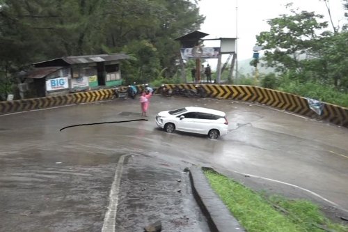 Benarkah Mobil Matik Rawan Rusak jika Sering Melewati Tanjakan?