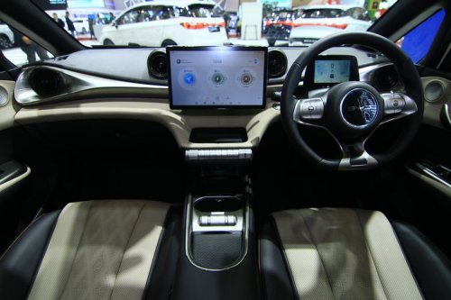 Perbandingan GWM Ora 03 dan BYD Dolphin: Pilihan Mobil Listrik Kota