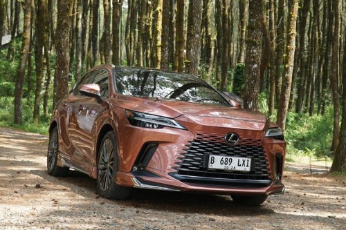 Elegansi Lexus RX450h+, Tak Luntur Meski Sudah Berusia Dua Tahun