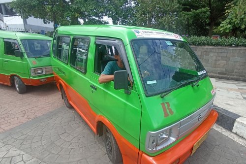 Tekan Kemacetan, Operasional Angkot di Puncak Dihentikan