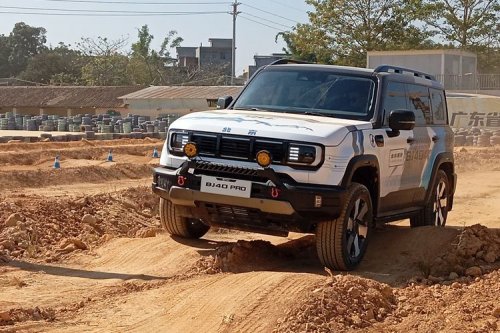 BJ41: SUV Ladder Frame Modern Siap Meluncur di Indonesia