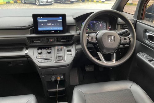 Honda Step WGN: Mobil Keluarga Modern yang Serbaguna