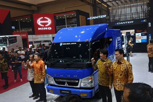 Inovasi Fuso di GIIAS 2025, EV Mobile Charger dan Fighter X Baru