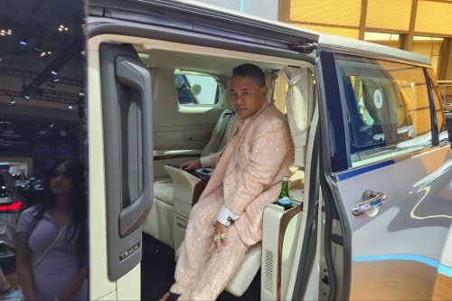 Koleksi Mobil Mewah Hotman Paris, dari Ferrari hingga Lamborghini