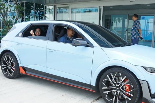 Mengapa Mobil Listrik di AS Turun, Sementara Indonesia Justru Naik?