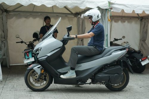 Coba Zontes 368K, Skutik Bongsor Premium buat Jarak Jauh