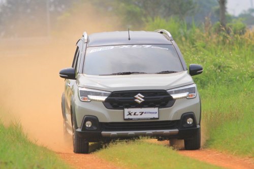 Adu Harga LSUV September 2025, Suzuki Tambah Varian XL7 Hybrid