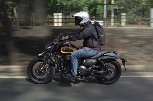 Alasan Kenapa Badan Harus Rileks Saat Mengendarai Motor