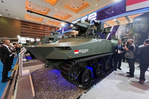 Kendaraan Tempur Tank Hybrid Tampil di Indo Defence 2025