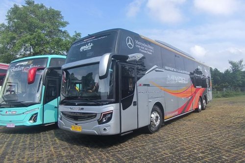 Berbagai Karoseri dengan Bodi Bus Kombinasi, Sleeper dan Bangku Biasa