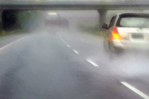 Aturan Mengemudi di Jalan Tol Saat Hujan Ala Korlantas Polri