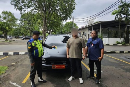 Spesifikasi Porsche Cayenne yang Pakai Pelat Palsu Kemhan