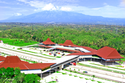 Tanjakan dan Rest Area Jadi Titik Rawan Macet di Tol Semarang-Solo