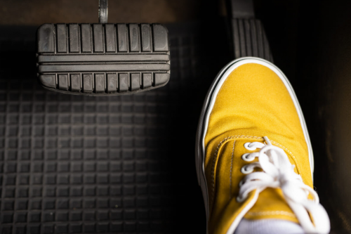 Kapan Waktunya Kickdown Mobil Matik CVT?