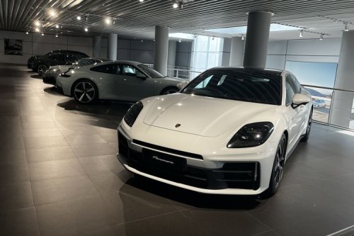 Layanan Porsche Exclusive Manufaktur Tersedia di indonesia