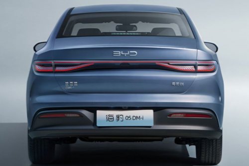 BYD Luncurkan Seal PHEV, Sekali Isi Bensin Bisa Tempuh Jarak 2.000 Km