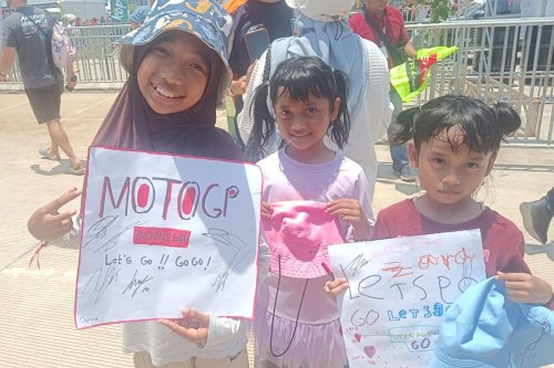Keseruan MotoGP Hero Walk di Mandalika, Bertemu Pebalap Langsung