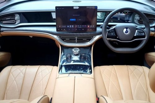 Denza D9 Sudah Ada Bekasnya, Harga Lebih Mahal dari yang Baru