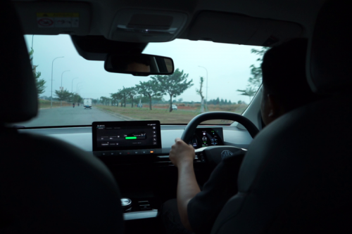 Cek Harga dan Spesifikasi Mobil Listrik MG4 EV