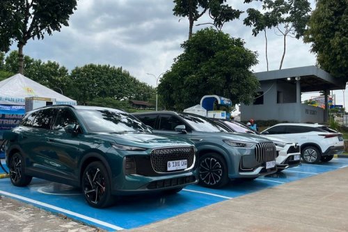 Daftar SPKLU Mobil Listrik di Tol Trans Jawa Saat Libur Nataru