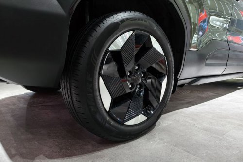 Detail Desain Eksterior dan Interior Suzuki eVitara