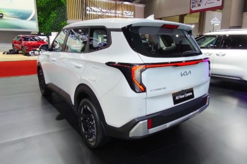 Komparasi MPV 7-Penumpang di IIMS 2026: Kia Carens dan Mitsubishi Xpander