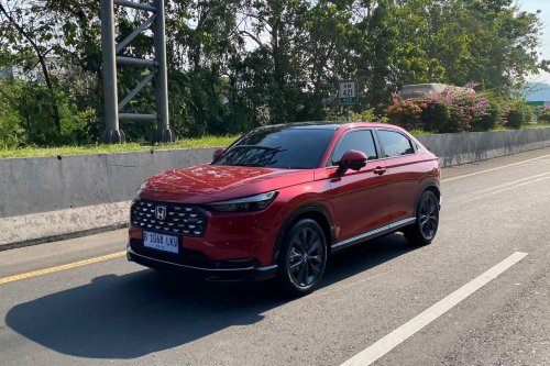 Diskon Menarik Toyota Zenix dan Honda HR-V Hybrid November 2025