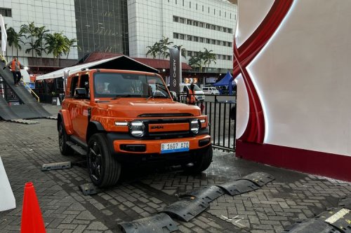 Tes Singkat iCar V23: Libas Tanjakan Curam 38 Derajat