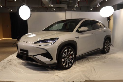 Harga Turun Cepat, Mobil Listrik Bekas Masih Sepi Peminat