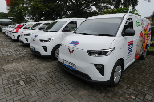 Kendaraan Listrik Wuling Mitra EV untuk Logistik JNE