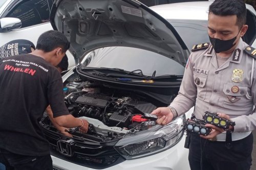 Rotator dan Sirine di Mobil Pribadi: Ini Konsekuensi Hukumnya
