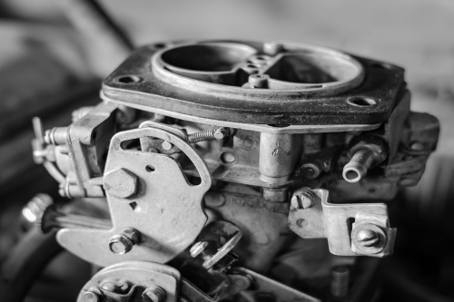 Plus Minus Sistem Bahan Bakar Mobil Bensin Jadul dan Modern