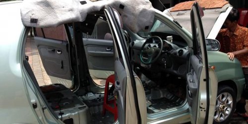 Musim Hujan, Tetap Cermat Beli Mobil Bekas Tanpa Curiga Berlebihan